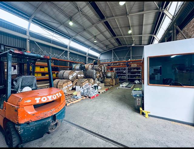 2,052M² WAREHOUSE FOR SALE IN PRINCESS AH